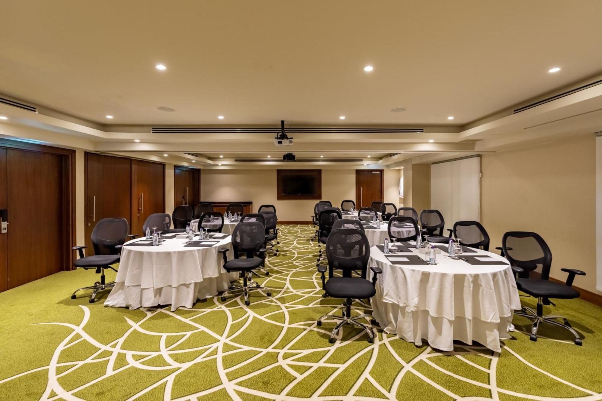 Courtyard By Marriott Riyadh Olaya Εξωτερικό φωτογραφία