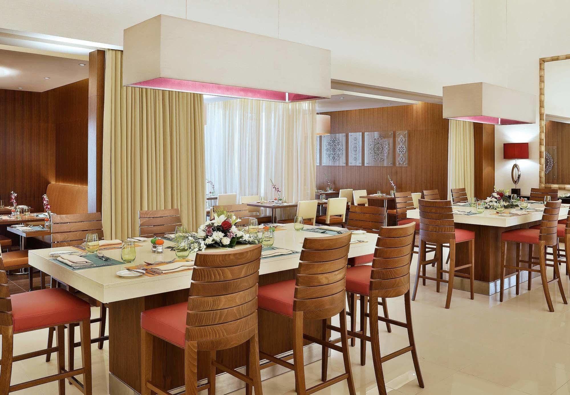 Courtyard By Marriott Riyadh Olaya Εξωτερικό φωτογραφία